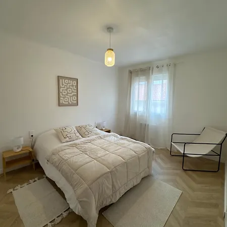 Lägenhet T3 Proche Toutes Commodites